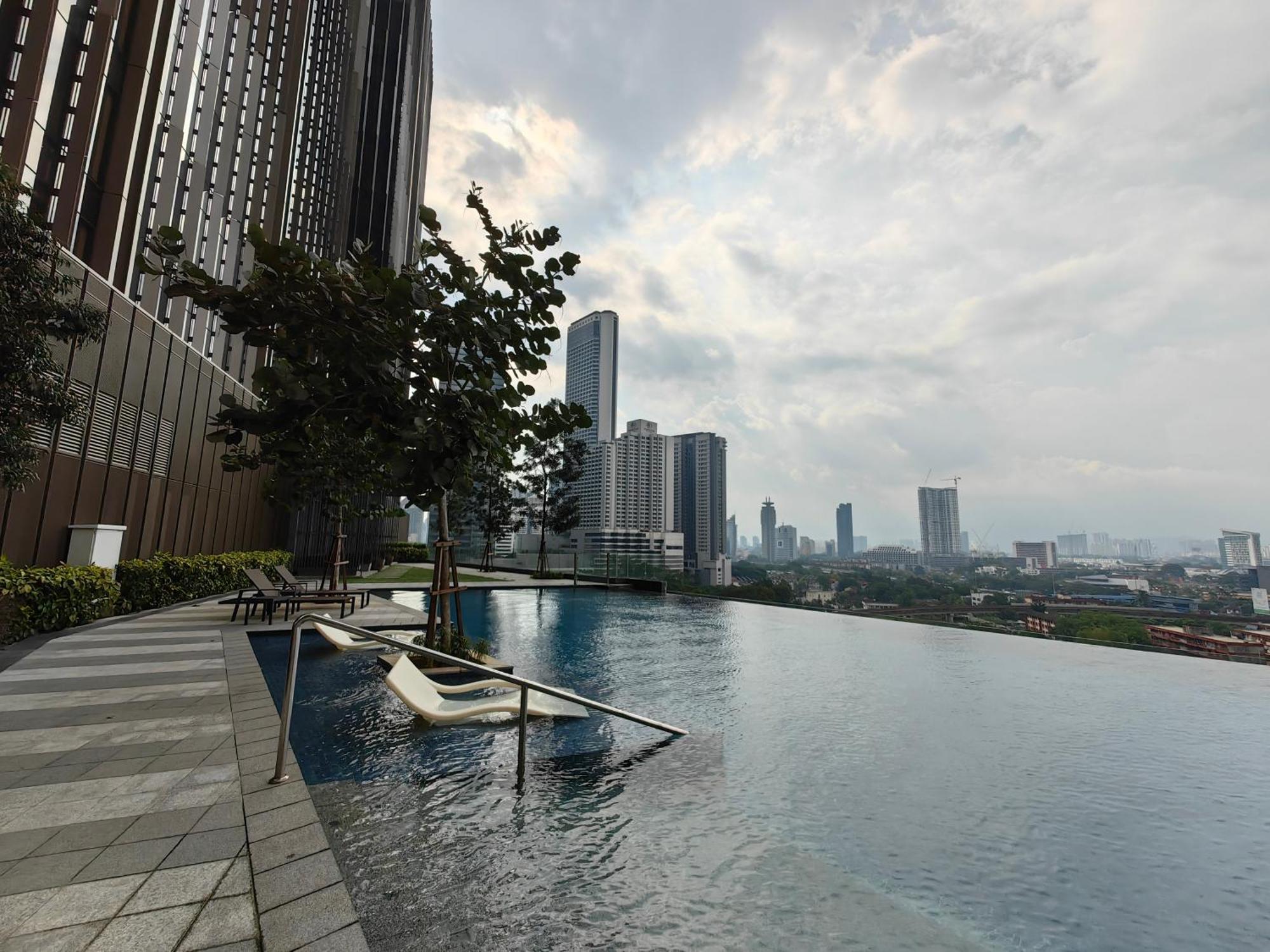 Pavillion Embassy Service Apartment By Autumn Suites Premium Stay Kuala Lumpur Exteriör bild